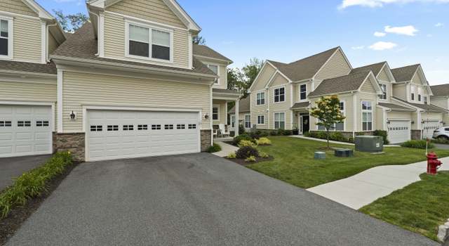 Photo of 181 Ridgewood Dr #181, Middlebury, CT 06762