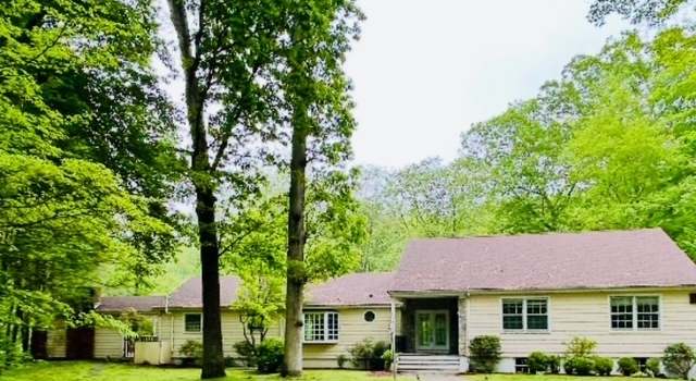 Photo of 8 Dundee Rd, Stamford, CT 06903