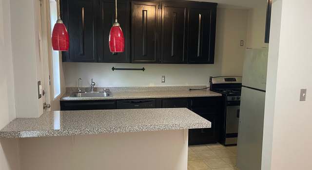 Photo of 67 Mencel Cir Unit D, Bridgeport, CT 06610