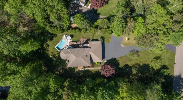 Photo of 3 Inwood Ln, Woodbury, CT 06798