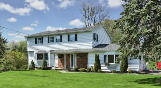 Photo of 1 Charcoal Ridge Rd E, New Fairfield, CT 06812