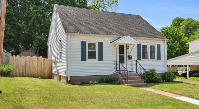 Photo of 32 Whitney Rd, Manchester, CT 06040