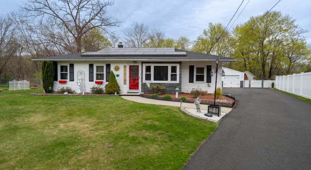 Photo of 74 Willow Rd, East Haven, CT 06512