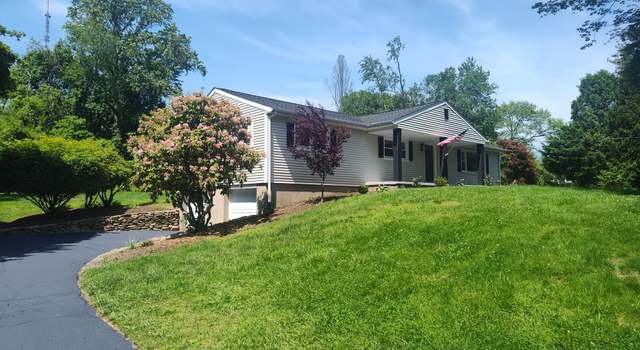 Photo of 279 Beacon Hill Rd, Trumbull, CT 06611