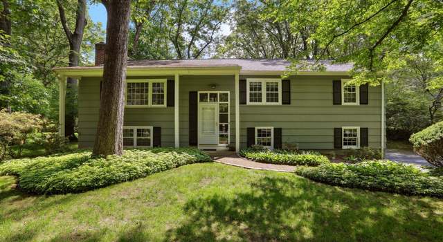 Photo of 26 Wayfaring Rd, Norwalk, CT 06851