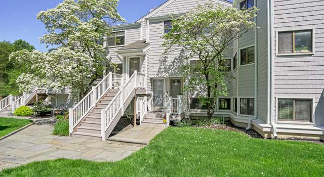 Photo of 147 Rowayton Woods Dr #147, Norwalk, CT 06854