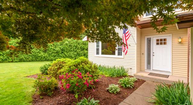 Photo of 66 Patriot Ln, Manchester, CT 06040