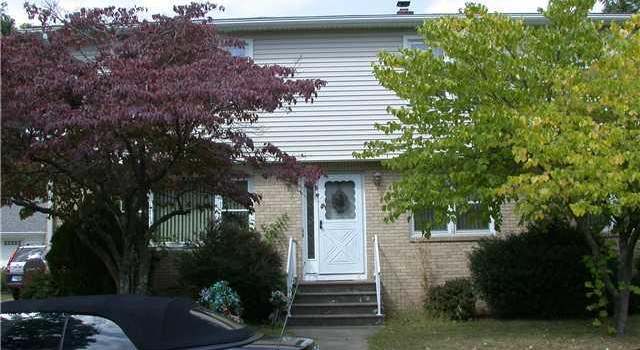 Photo of 5 Simon Pl, West Haven, CT 06516