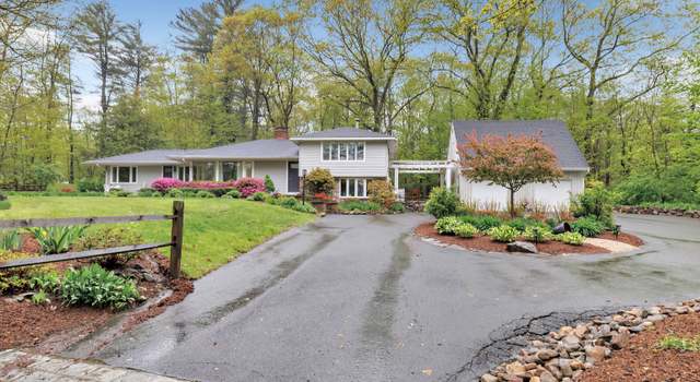 Photo of 94 Upper Whittemore Rd, Middlebury, CT 06762