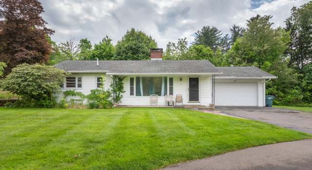 Photo of 1 Knoll Dr, Hamden, CT 06518