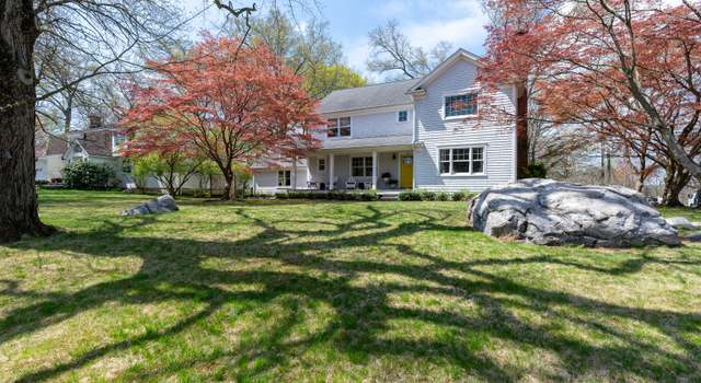 Photo of 2 Lakeview Dr, Riverside, CT 06878