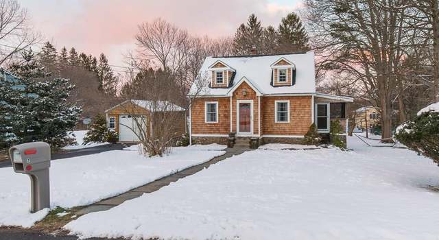 Photo of 7 High St, Woodbridge, CT 06525