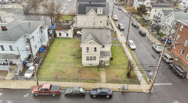 Photo of 1147 Pembroke St, Bridgeport, CT 06608