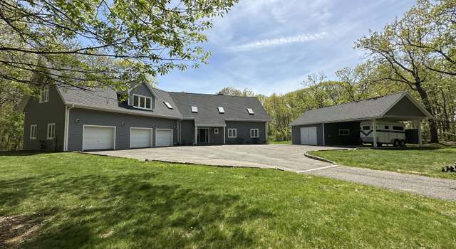 Photo of 28 Drewbarrie Ln, Easton, CT 06612