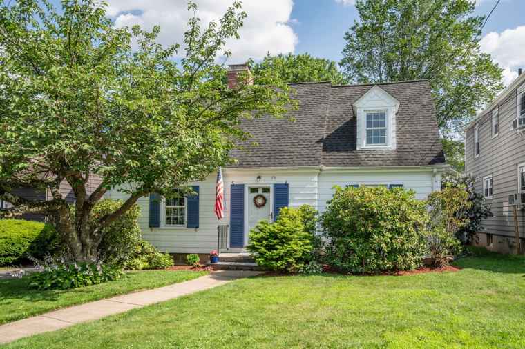 Photo of 73 Keeney Ave West Hartford, CT 06107
