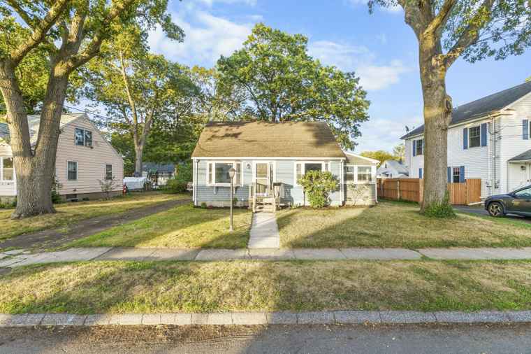 Photo of 236 Housatonic Dr Milford, CT 06460