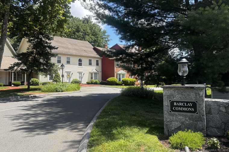 Photo of 1 E Hayestown Rd #25 Danbury, CT 06811