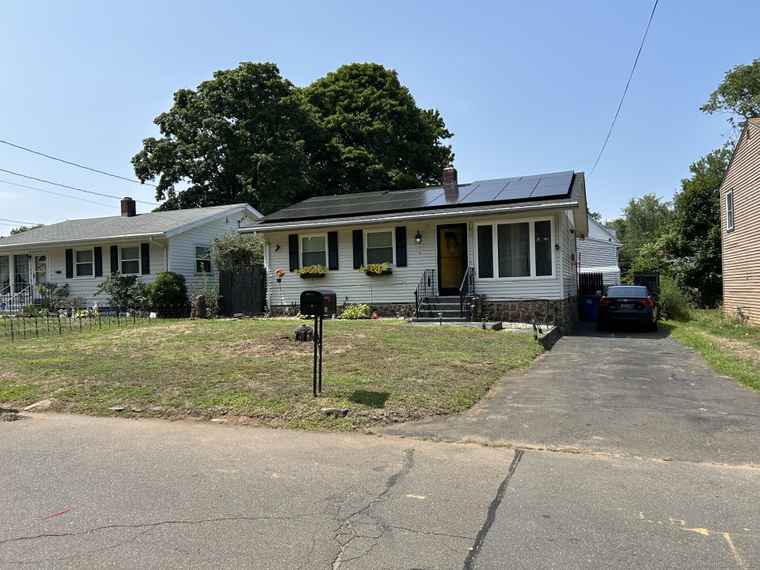 Photo of 170 Weybosset St New Haven, CT 06513