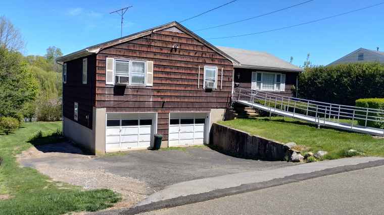 Photo of 41 Nicholas Ave Greenwich, CT 06831