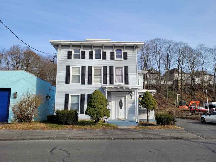 Photo of 27 New St Danbury, CT 06810