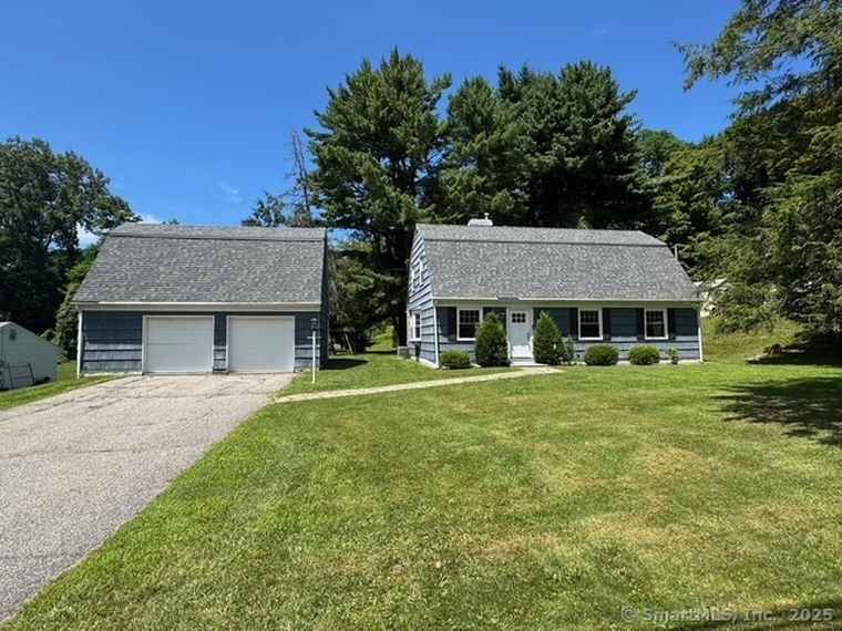 Photo of 4 Hawley Rd Danbury, CT 06811