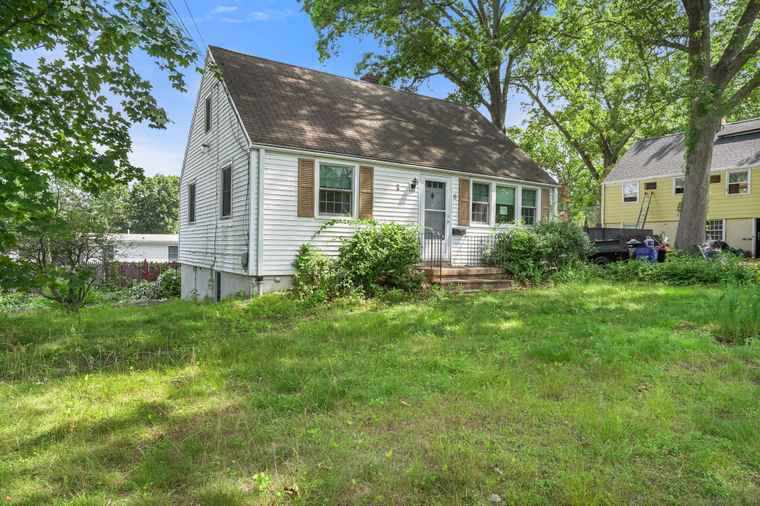 Photo of 6 Arlington St Norwalk, CT 06850