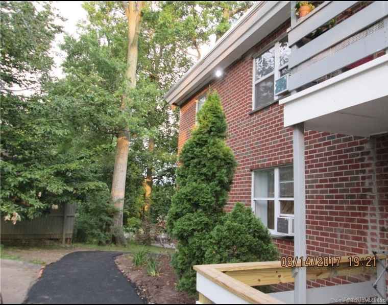 Photo of 108 Oakwood Ave Apt A3 West Hartford, CT 06119
