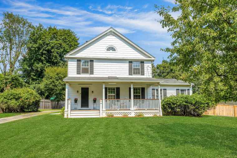 Photo of 15 W Parish Rd Westport, CT 06880