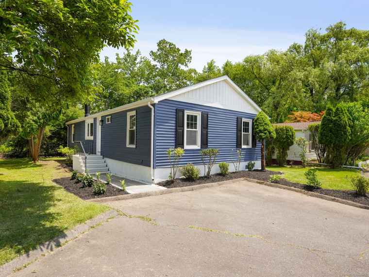 Photo of 28 Crescent Park Rd Westport, CT 06880