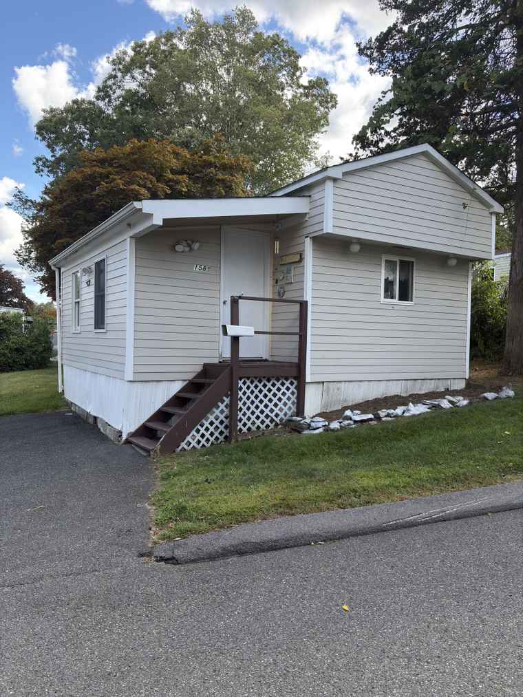 Photo of 158 A BAYBERRY Ln Danbury, CT 06811