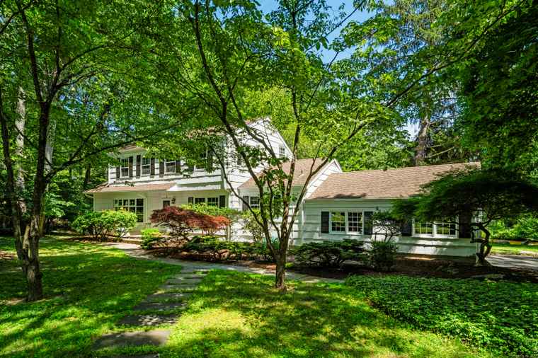 Photo of 21 Timber Mill Rd Stamford, CT 06903