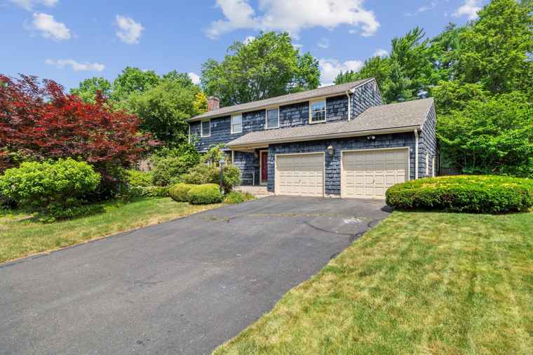 Photo of 24 Pioneer Dr West Hartford, CT 06117