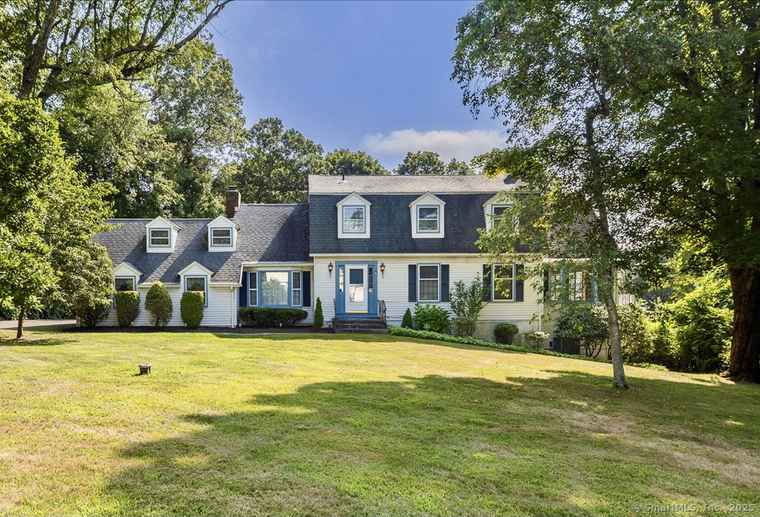 Photo of 7 Delno Dr Danbury, CT 06811