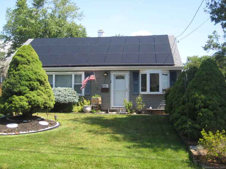 Photo of 29 Meetinghouse Ln Milford, CT 06460