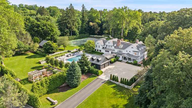 Photo of 129 Long Lots Rd Westport, CT 06880