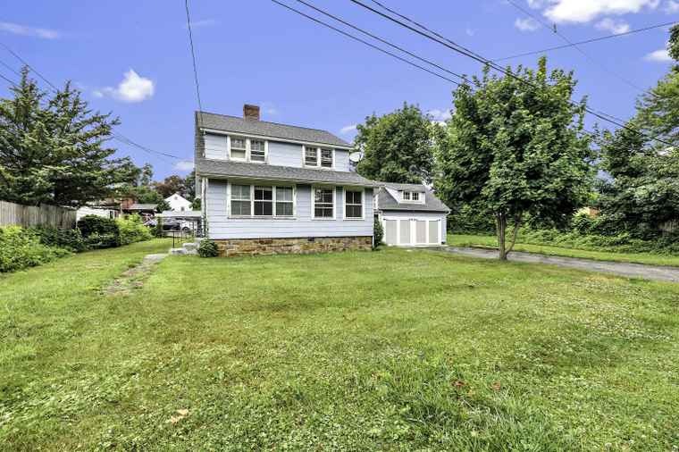 Photo of 2 Scofield Pl Norwalk, CT 06855