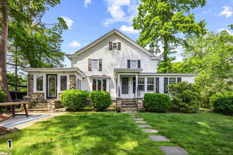 Photo of 82 Chestnut Hill Rd Norwalk, CT 06851