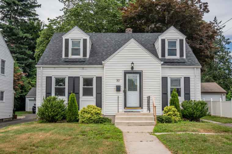 Photo of 30 Jackson Ave West Hartford, CT 06110