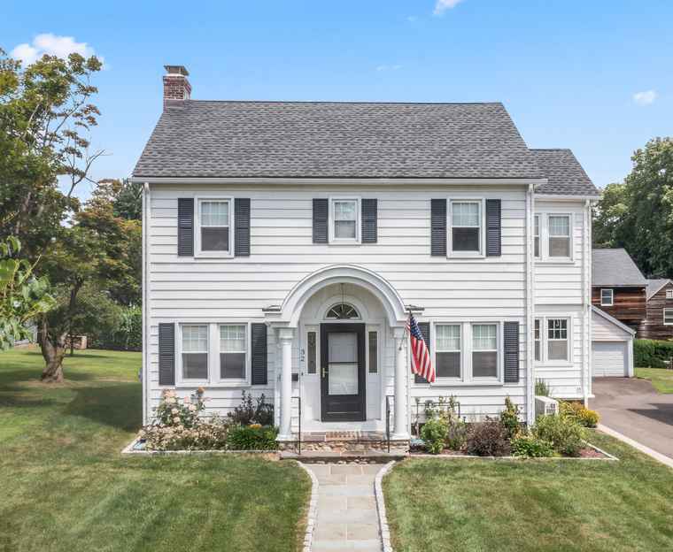 Photo of 32 Prince Pl Stamford, CT 06905