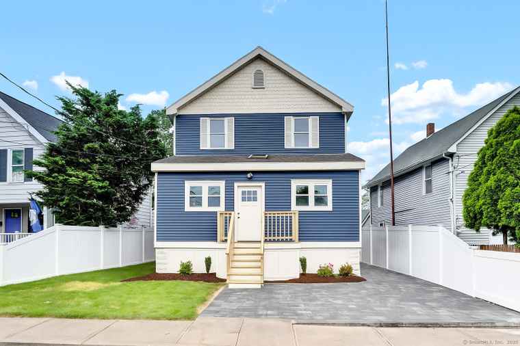 Photo of 155 Naugatuck Ave Milford, CT 06460