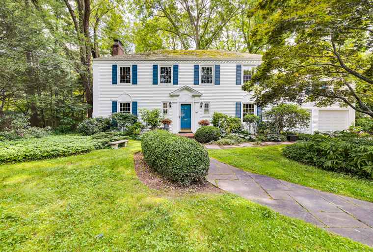 Photo of 15 Sunny Reach Dr West Hartford, CT 06117