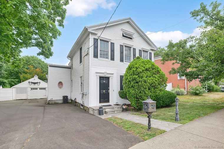 Photo of 355 Blake St New Haven, CT 06515