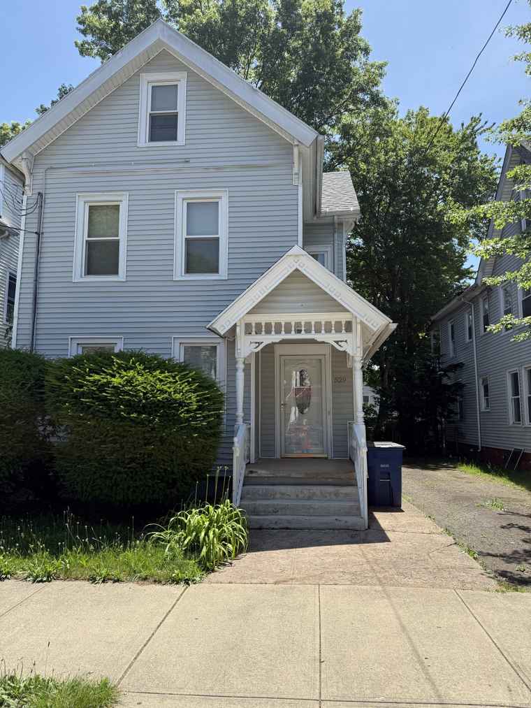 Photo of 529 Winthrop Ave New Haven, CT 06511