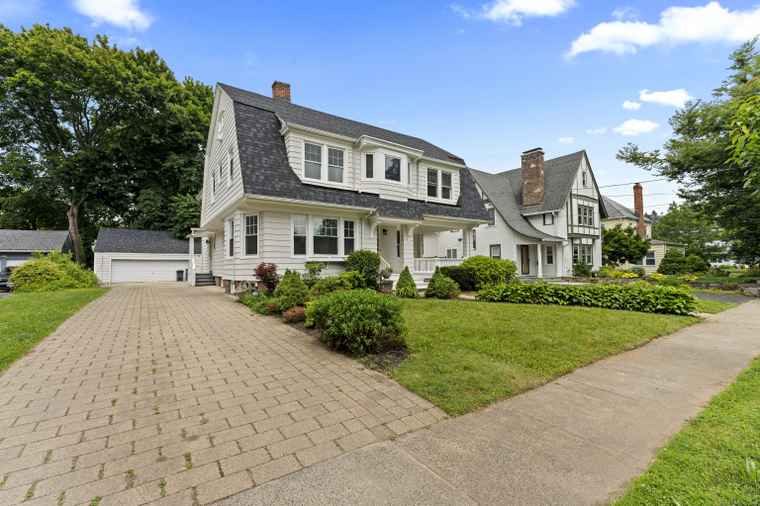Photo of 119 Westwood Rd New Haven, CT 06515