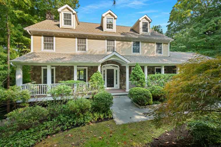 Photo of 12B Hickory Dr Greenwich, CT 06831