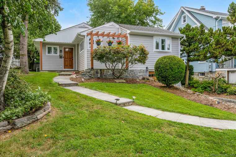 Photo of 19 High St Greenwich, CT 06830