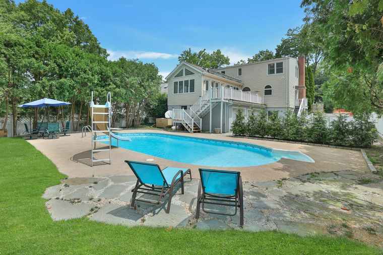 Photo of 88 Indian Field Rd Greenwich, CT 06830