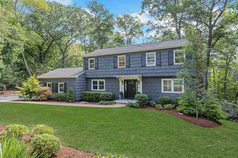 Photo of 109 E Cross Rd Stamford, CT 06907