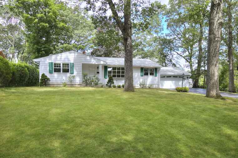 Photo of 256 Summit St New Haven, CT 06513
