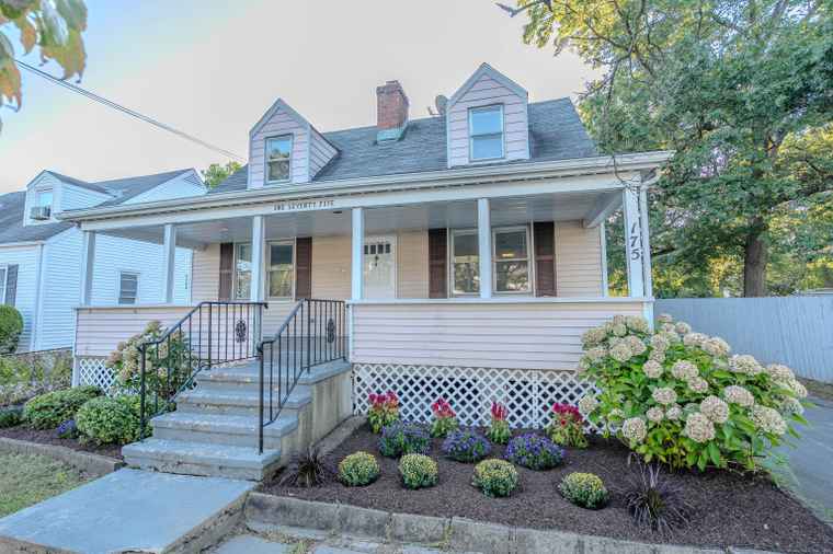 Photo of 175 Seaside Ave Apt 1 Stamford, CT 06902